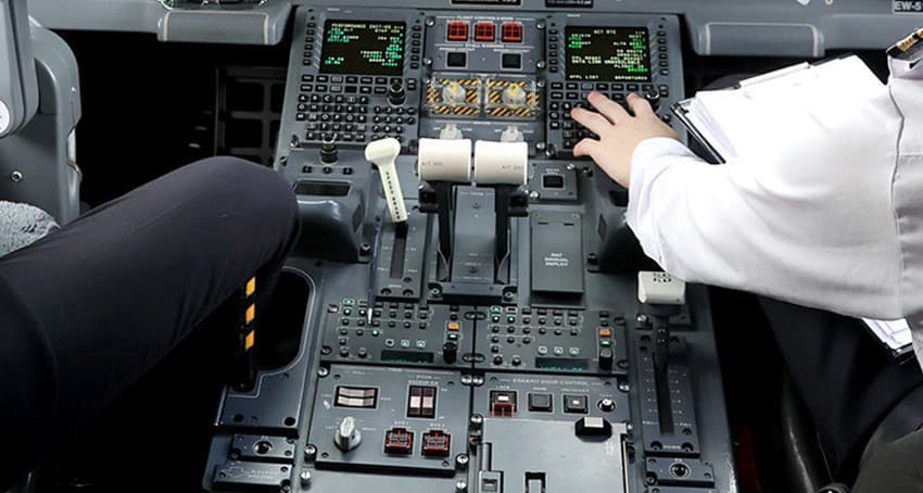 Агаарын тээврийн компаниуд нислэгүүдээ цуцалж байна