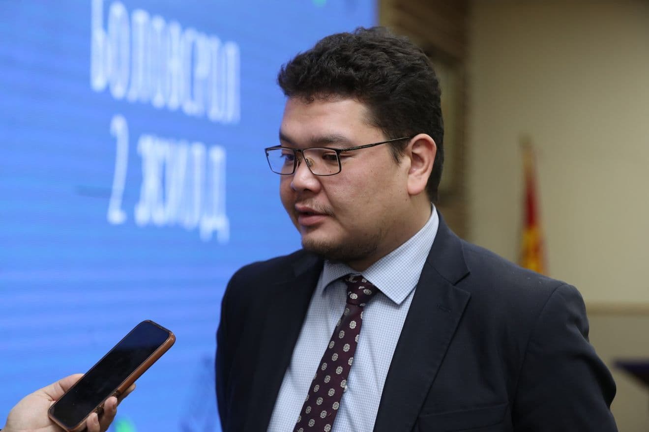 БЗС-ийн дарга асан Д.Гардийг 15 сая төгрөгөөр торгож, төрийн албанд ажиллах эрхийг нь 3 жилээр хаслаа